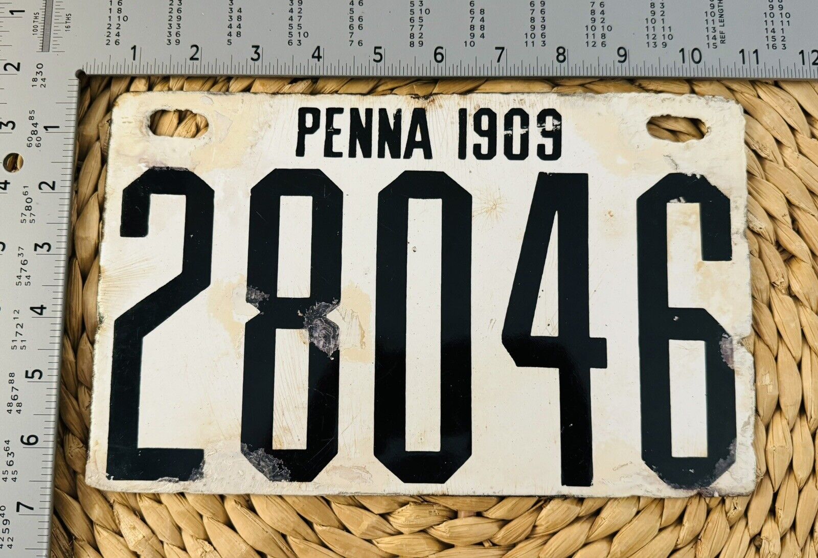 1909 Pennsylvania Porcelain License Plate 28046 ALPCA STERN CONSIGNMENT TU