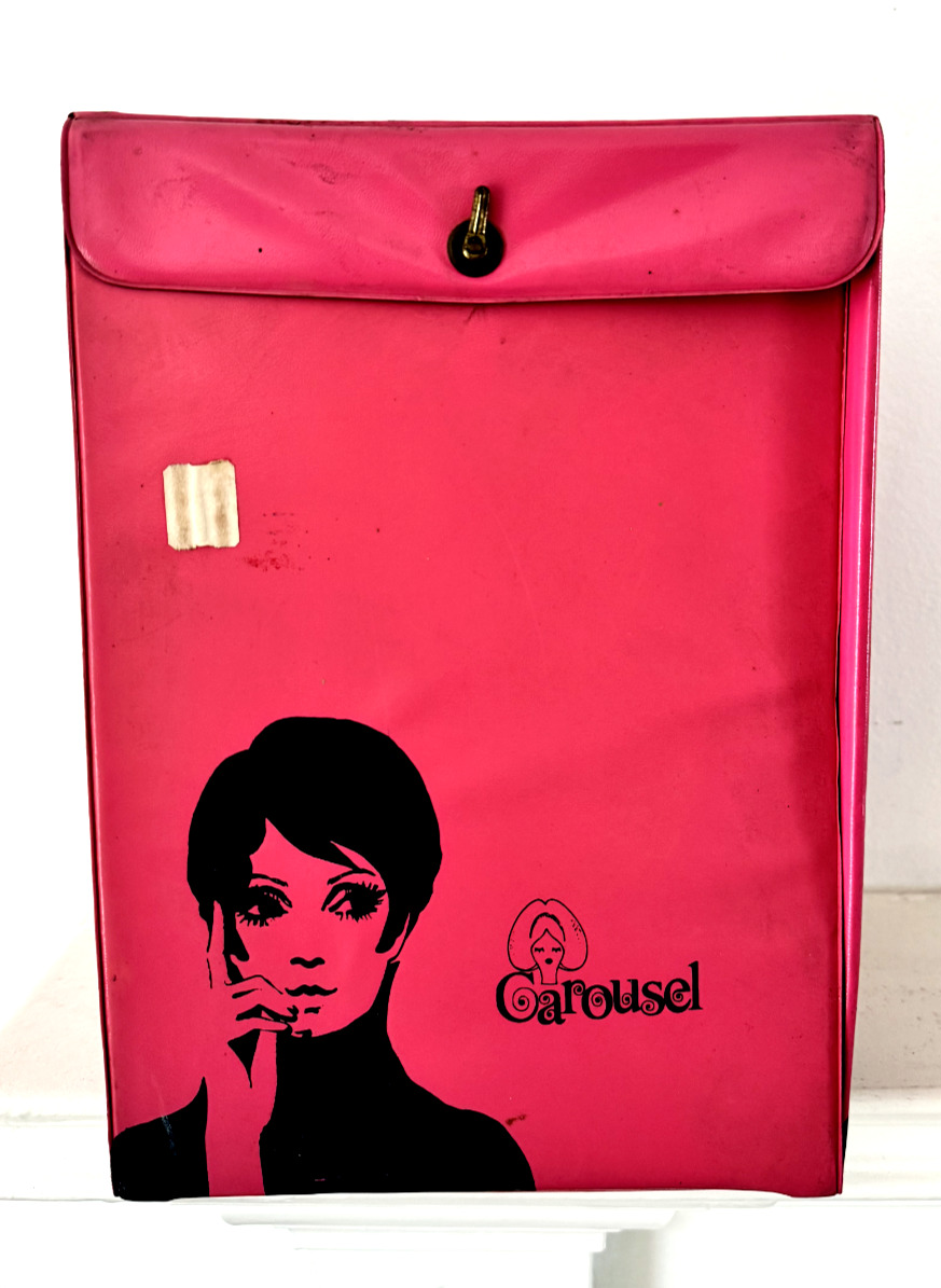 Carousel Mod Hot Pink Vinyl Wig Twiggy Image Storage Vintage 1960s Box Case Doll