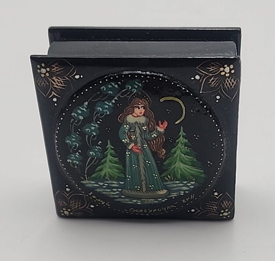 Small Vintage Russian Signed Hand Painted hinged Lacquer Box - winter maiden