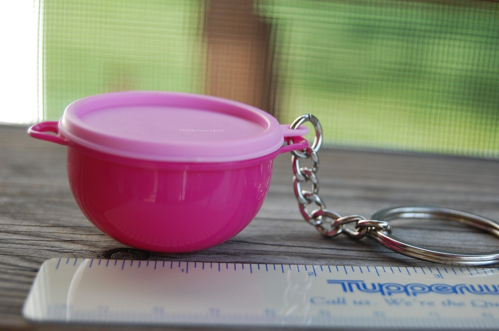 Tupperware RARE 2-Tone Pink Mega Thatsa Bowl Keychain - Not USA - NIP