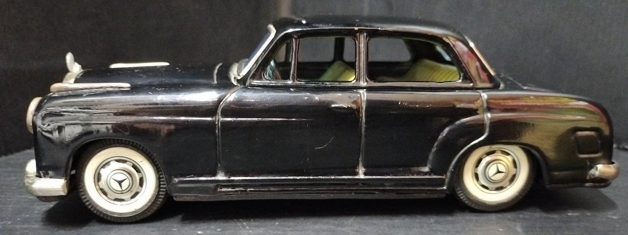 Bandai-Ya Mercedes Benz 2/9 Tin Toy