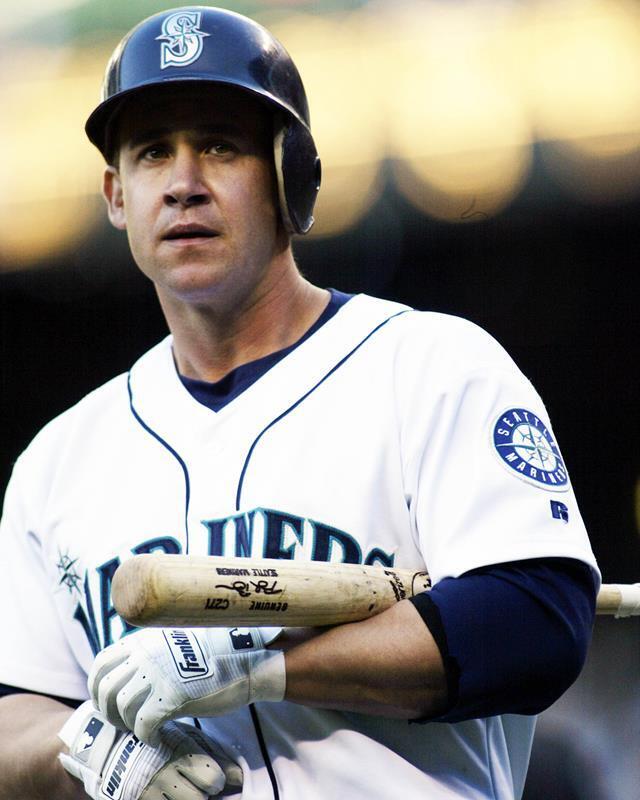 BRET BOONE Seattle Mariners 8X10 PHOTO PICTURE 22050701116