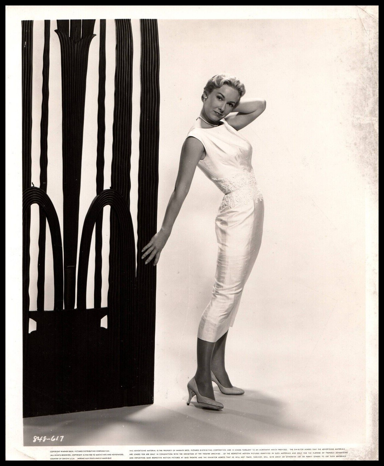 Hollywood Beauty VERA MILES STUNNING PORTRAIT 1950s STYLISH POSE Photo 677