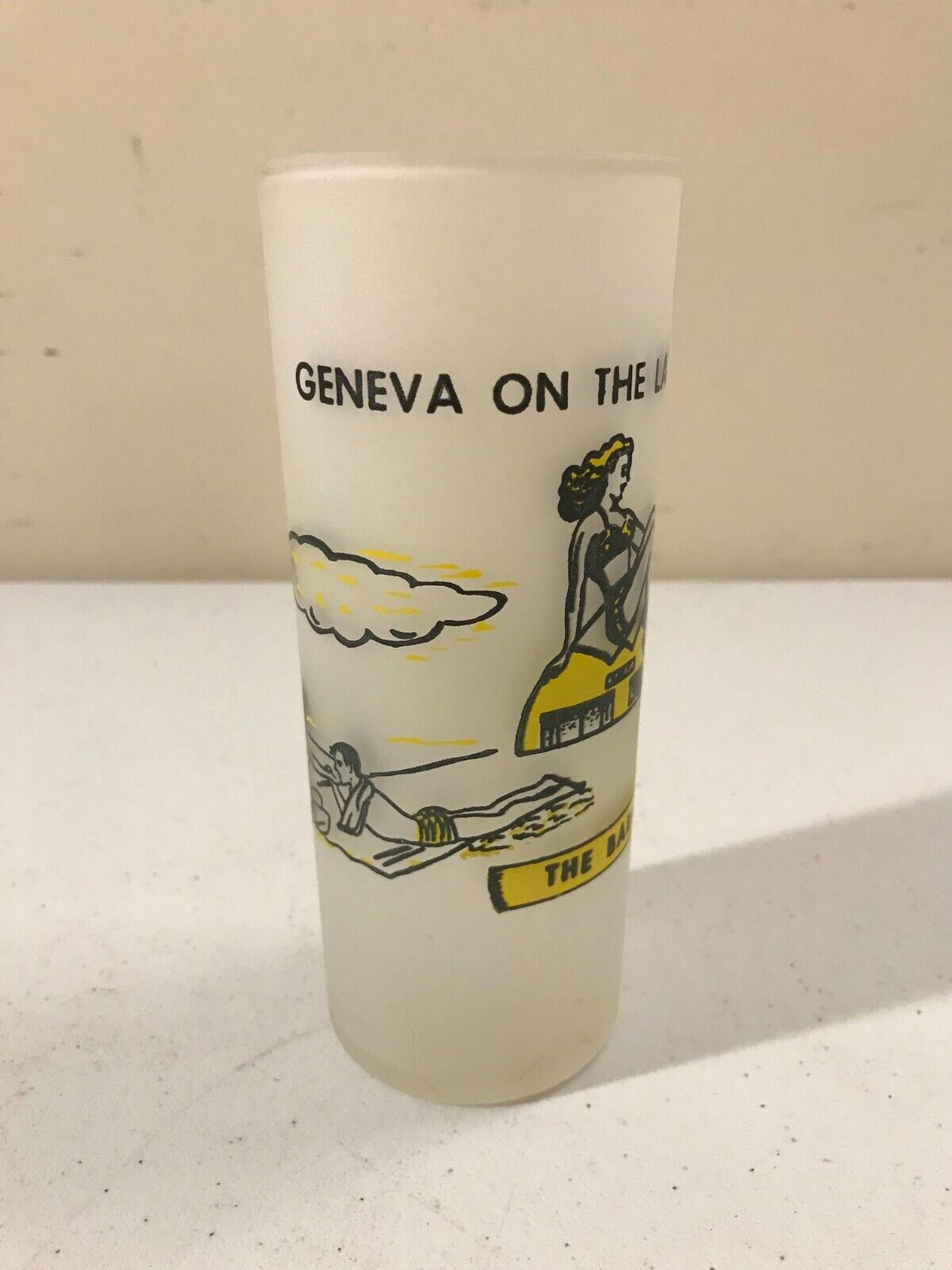 VINTAGE GENEVA ON THE LAKE OH OHIO THE BARN SOUVENIR FROSTED GLASS TUMBLER
