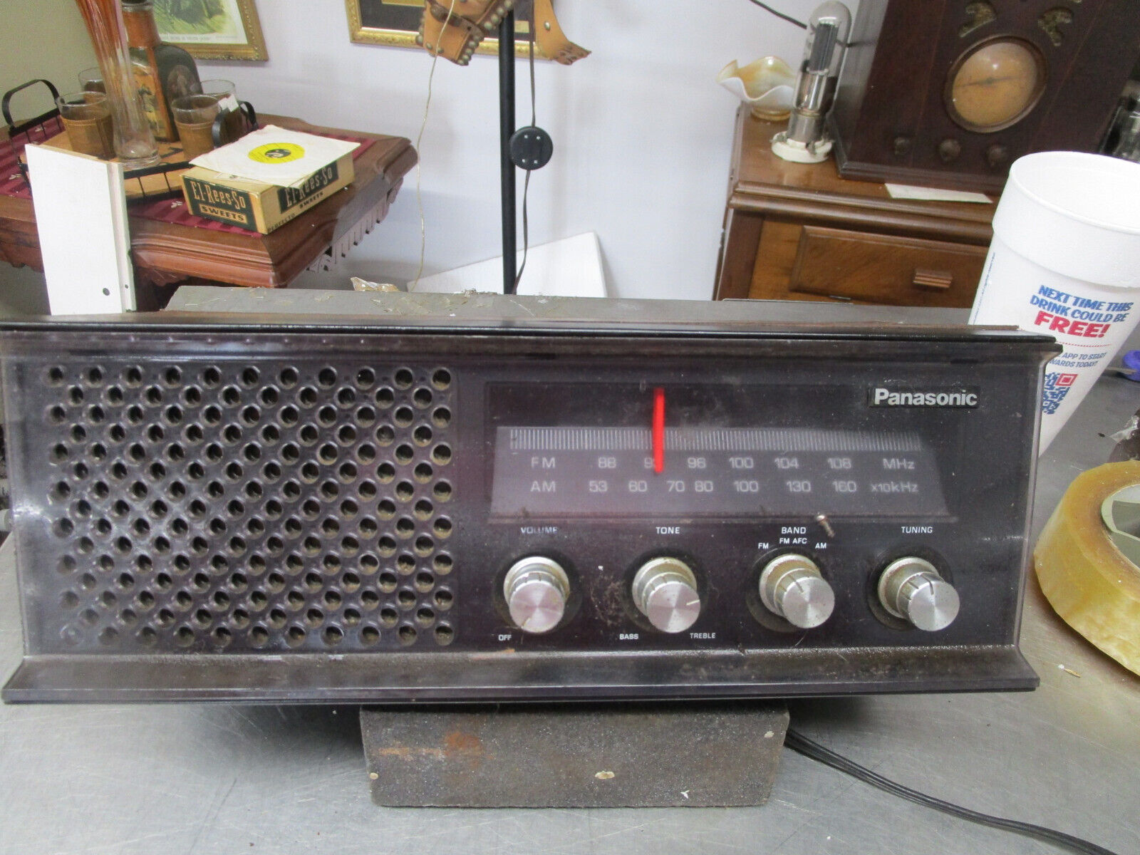 Vintage Panasonic AM-FM Tabletop Radio RE-6513 Tested and working
