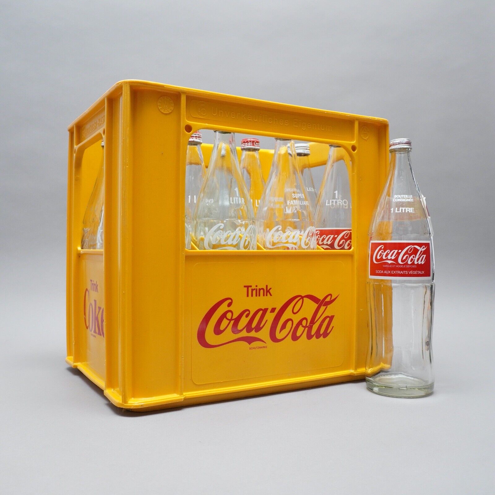 Coca Cola Box With 12 Glass Bottles A.D.1980er Years Knibbelbilder U. A.1.GEO