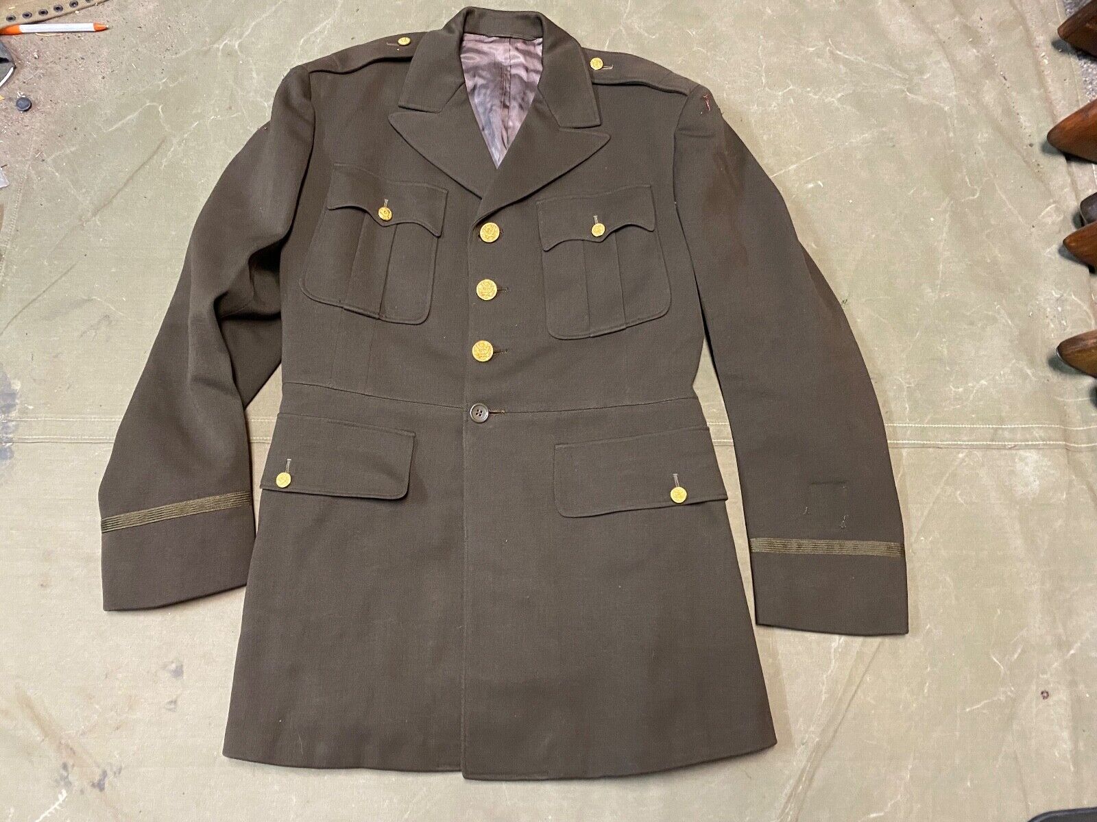 ORIGINAL WWII US ARMY OFFICER CLASS A DRESS JACKET- MEDIUM/LARGE 42R
