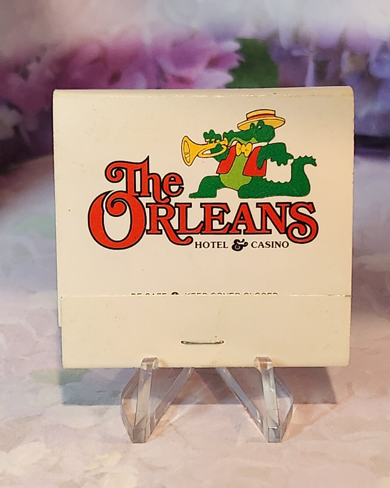 NEW ORLEANS, NEW ORLEANS Match Box -Vintage Matches Memorabilia-refurbished