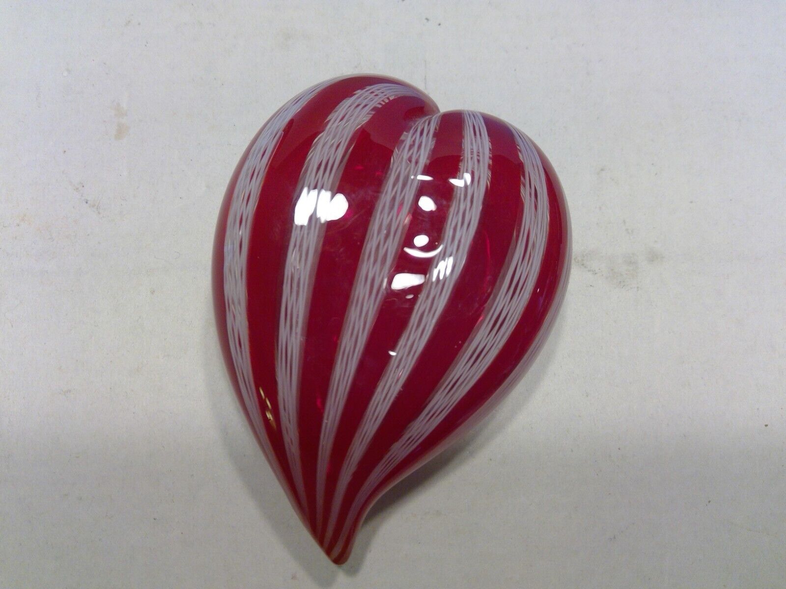 Vintage Made in Italy Venezia Murano Ribbon Glass Heart Paperweight