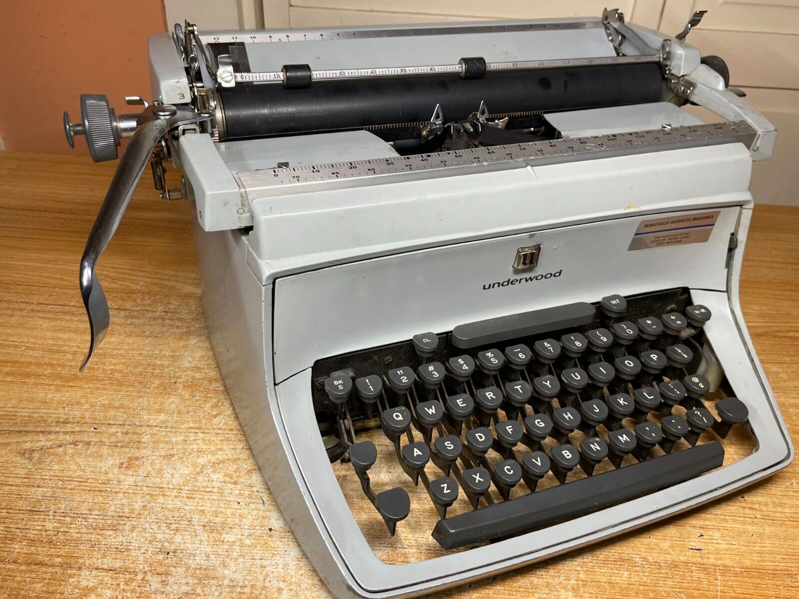 1960 Underwood Touch-Master II Vintage Desktop Typewriter Working w New Ink
