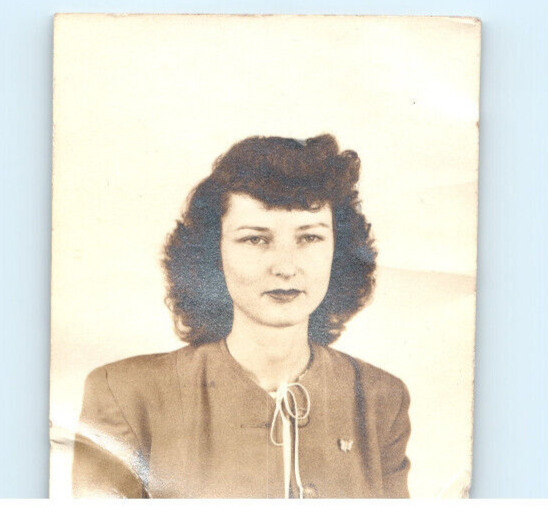 Vintage Photo 1940\'s, Posed Portait Of Woman, 1.5x3, Sepia