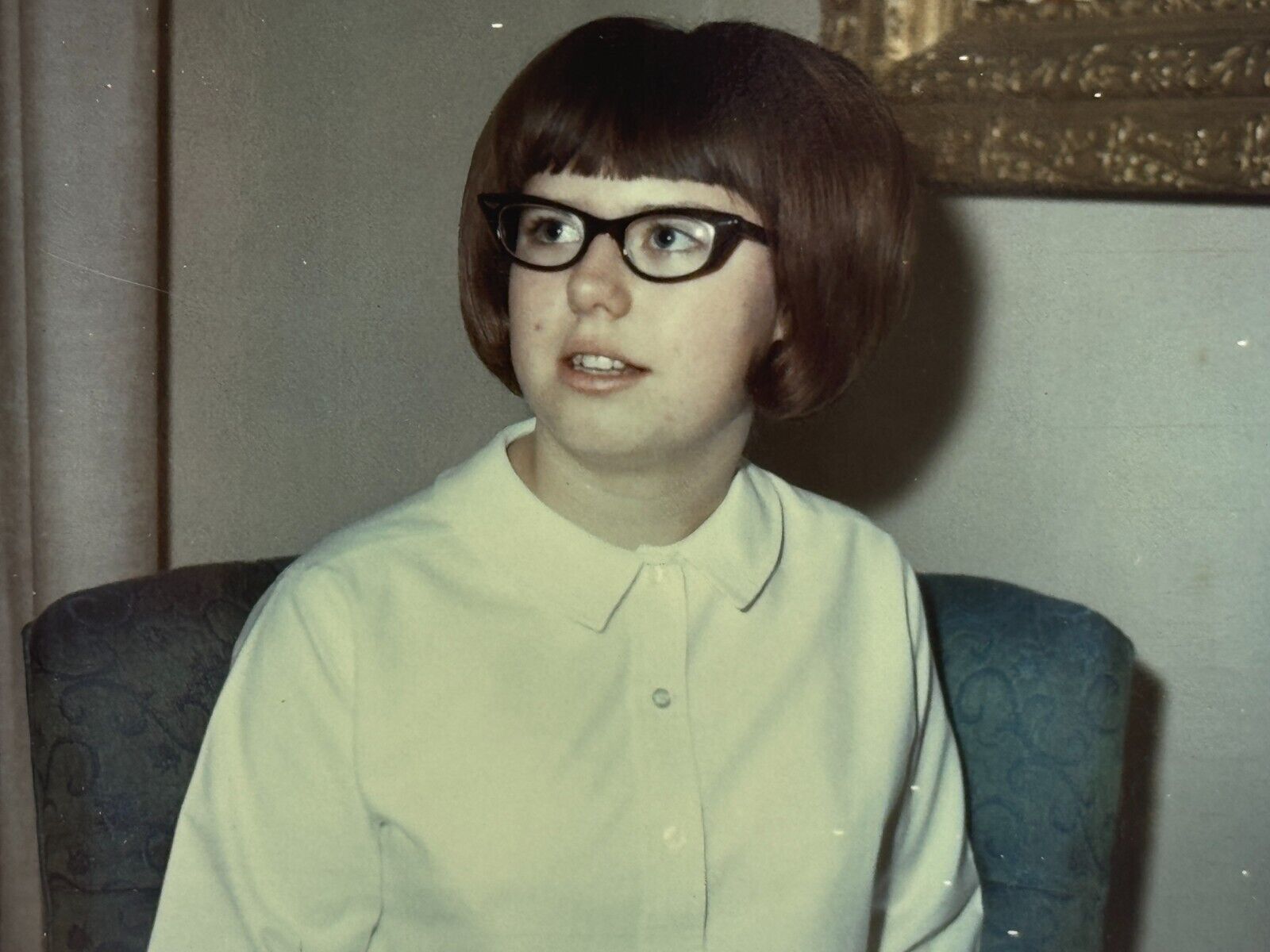 1Z Photograph Portriat Young Woman Polaroid 1960-70\'s Glasses
