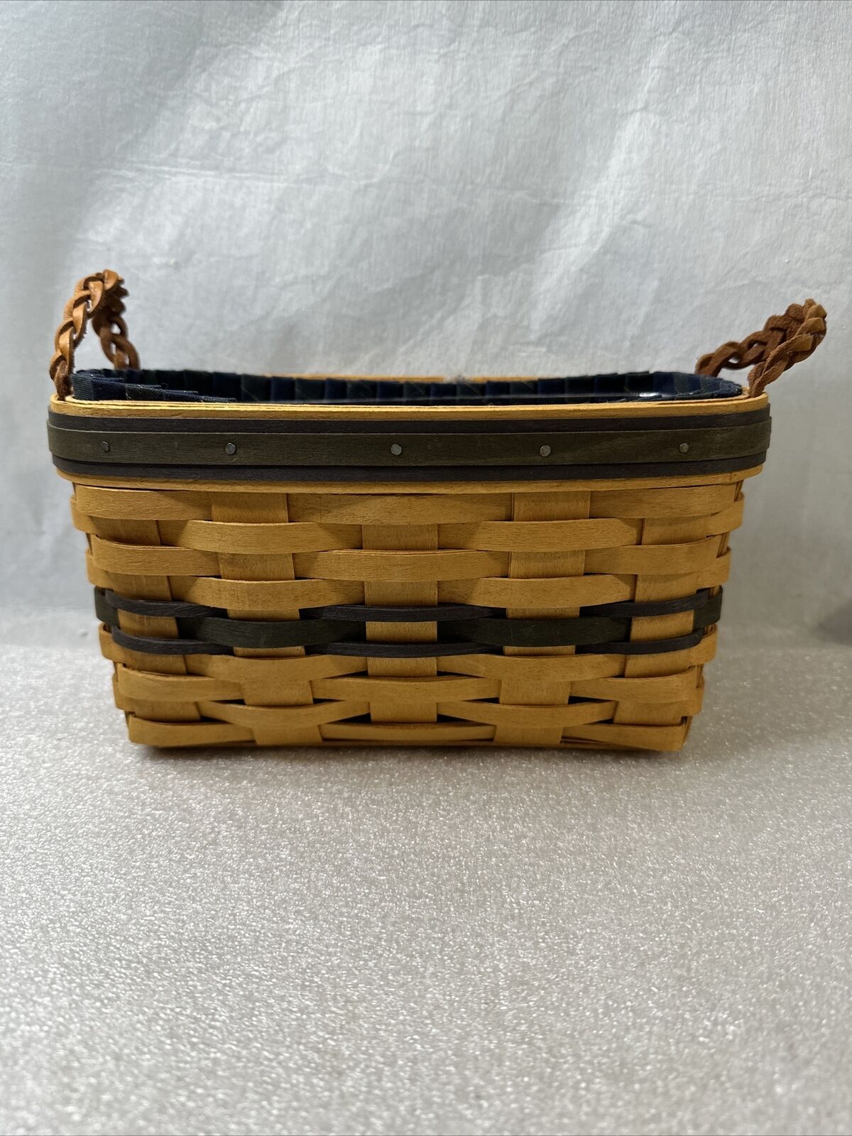 Longaberger Basket 1997 Collector’s Club Collectors Edition Lined Basket