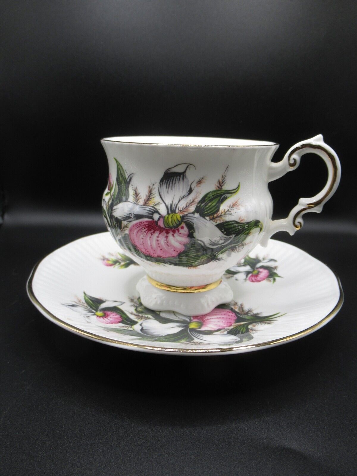 Vintage Elizabethan fine bone china tea cup & saucer Lady's Slipper pattern