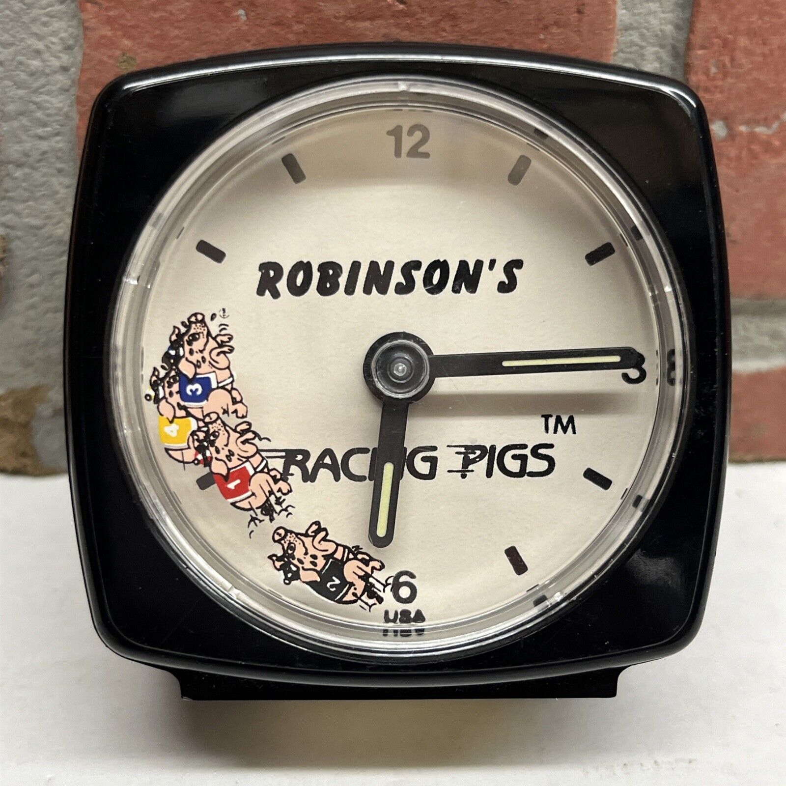 Vintage ROBINSON\'S RACING PIGS DynaDisc Logo-Motion Travel Alarm Clock