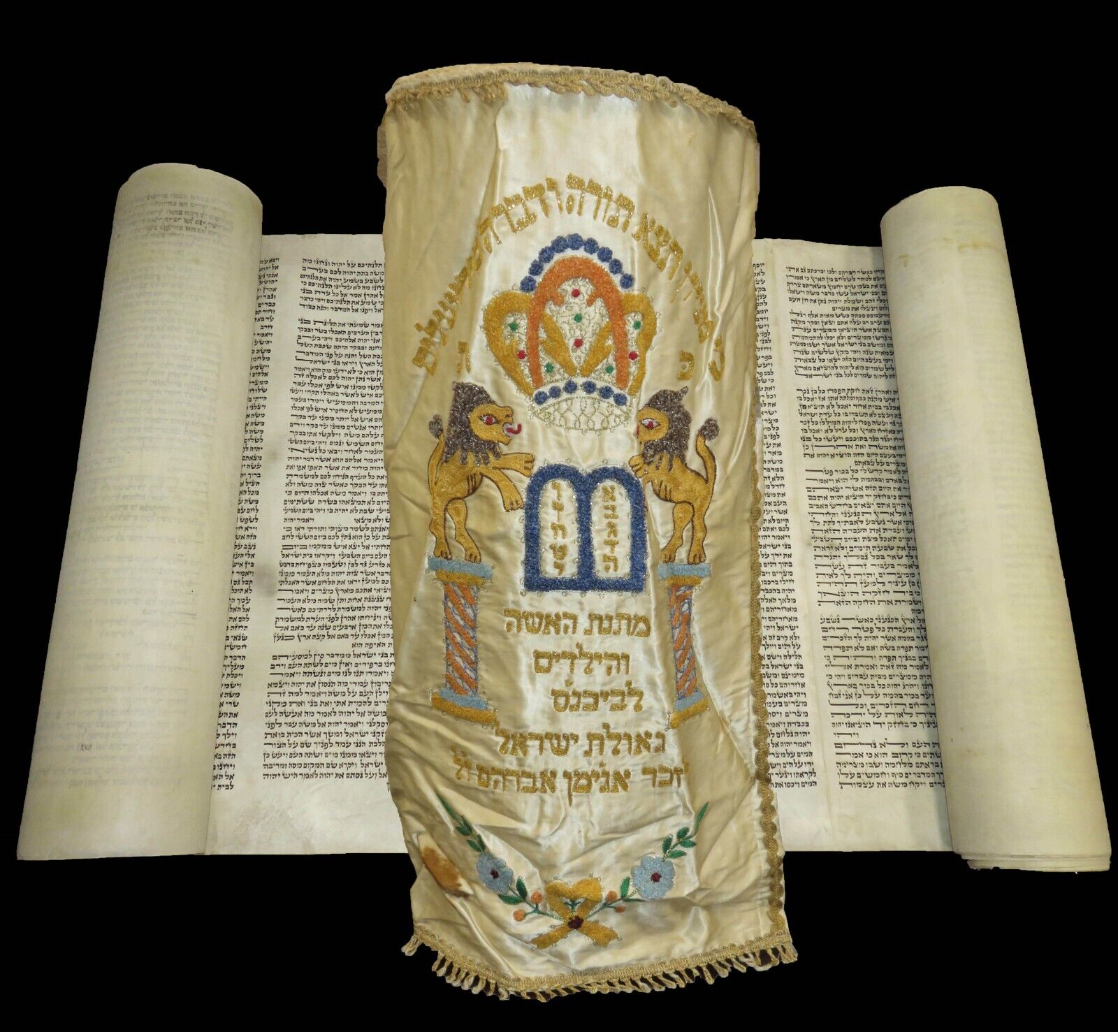 COMPLETE TORAH BIBLE SCROLL HANDWRITTEN ON PARCHMENT Germany 150 years ago.