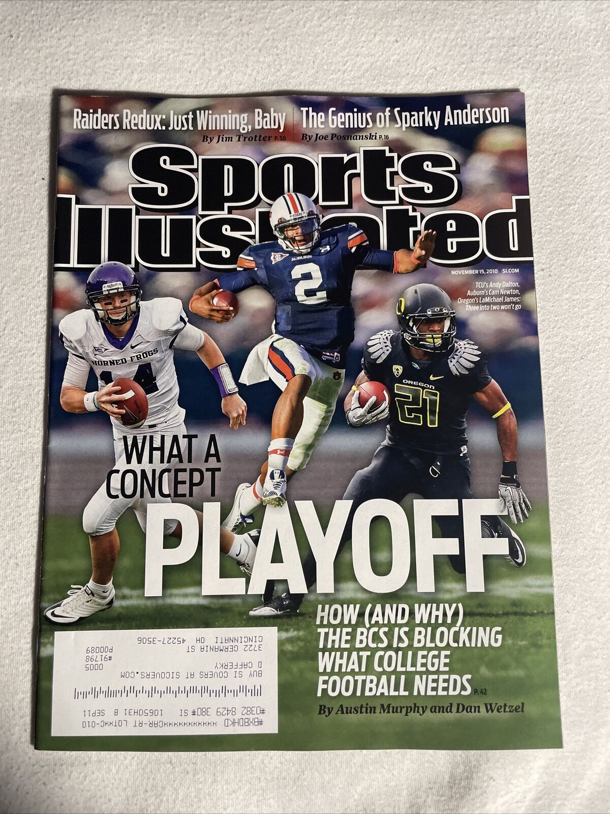 2010 November 15 Sports Illustrated Magazine, What a concept Playoff   (CP246)