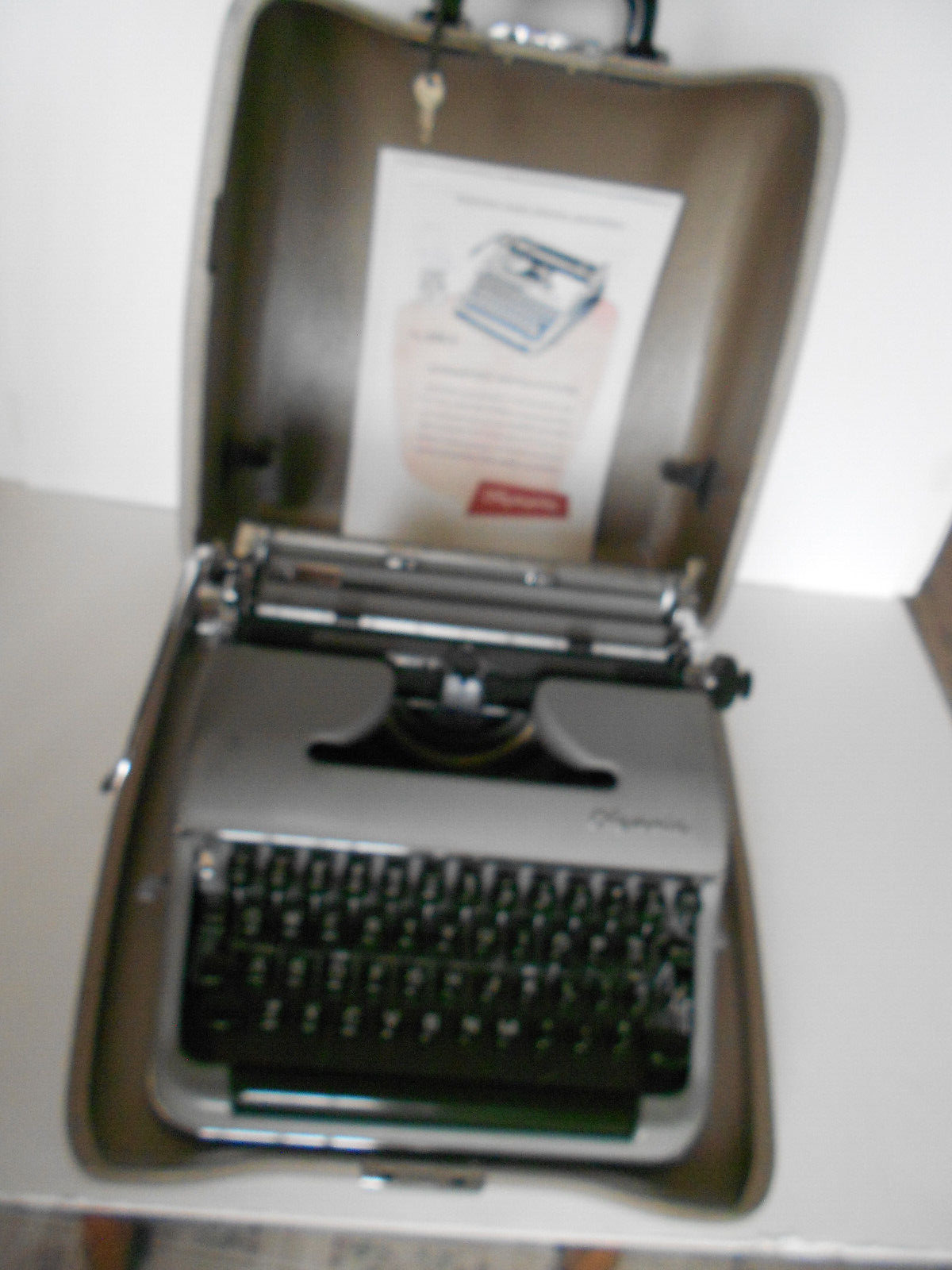 1950s Gray OLYMPIA DeLuxe SM3 Portable Typewriter w/Tab & Case/Key/Manual VGC