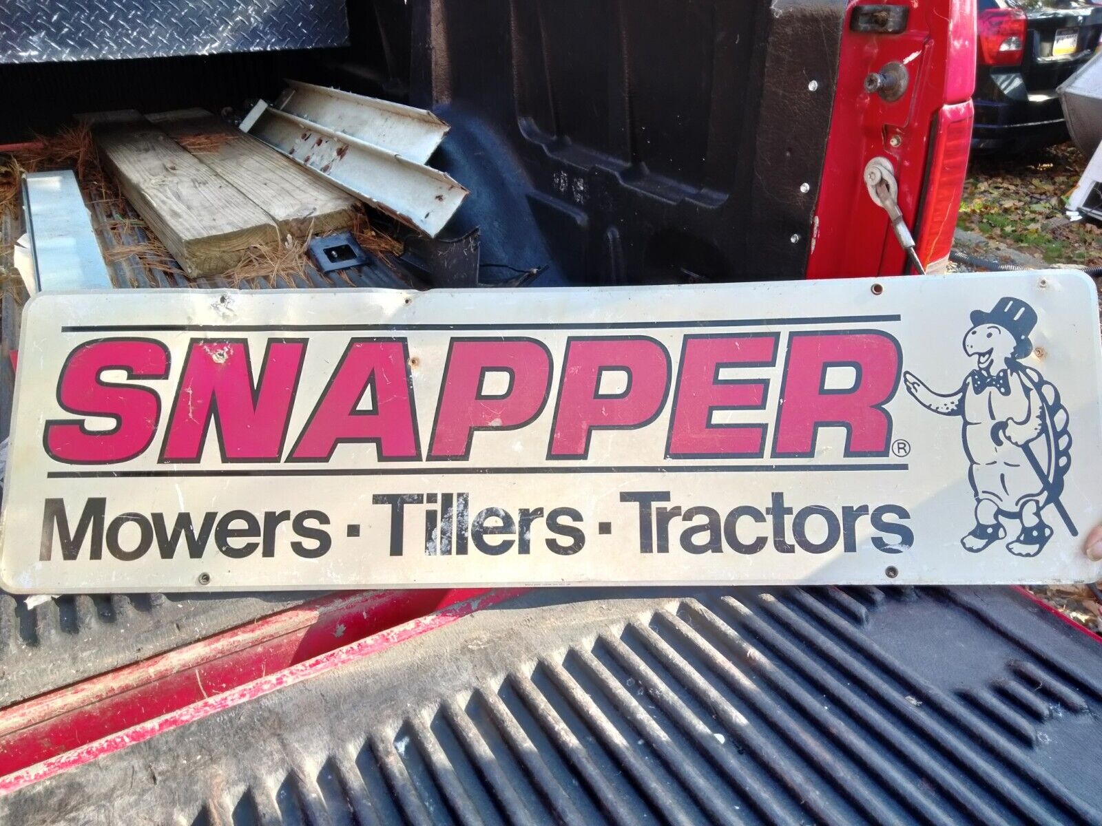 Vtg 1986 32x12 SNAPPER Mowers Tillers Tractors Embossed Metal Dealer SCIOTO SIGN