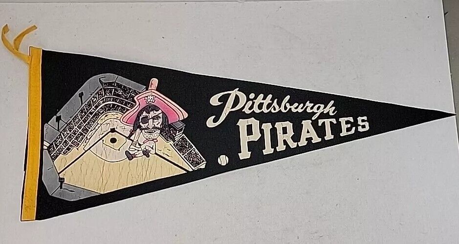 Pittsburgh Pirates Vintage Felt Pennant 1950s - 1960s 29 3/4\