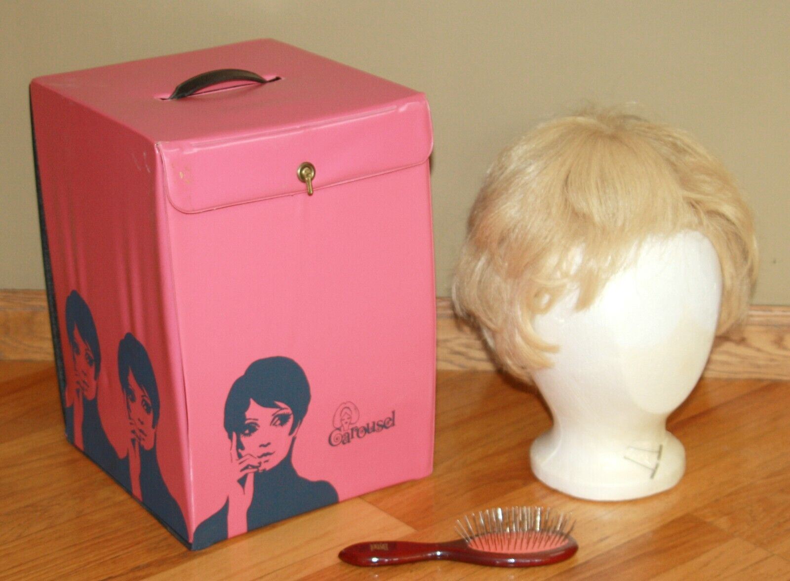 Vintage 1960s Carousel Wig in pink mod vinyl carry case box