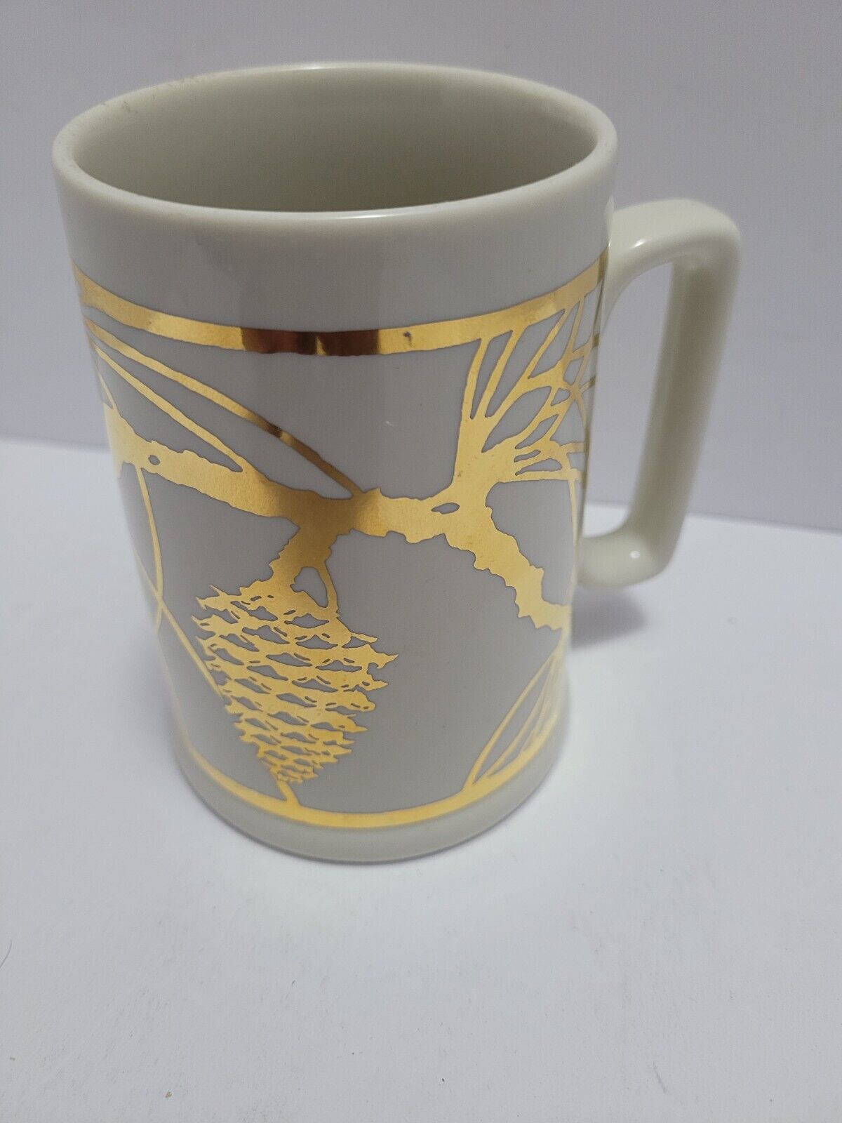 Peet\'s Coffee & Tea Gold Pine Cone Mug, Yoshiko Yamamoto THE ARTS & CRAFTS PRESS