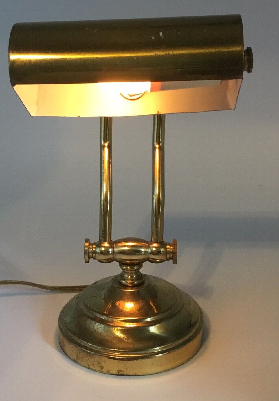 Vintage Brass / Metal Bankers Light/ Desk Top Lamp Adjustable Tested