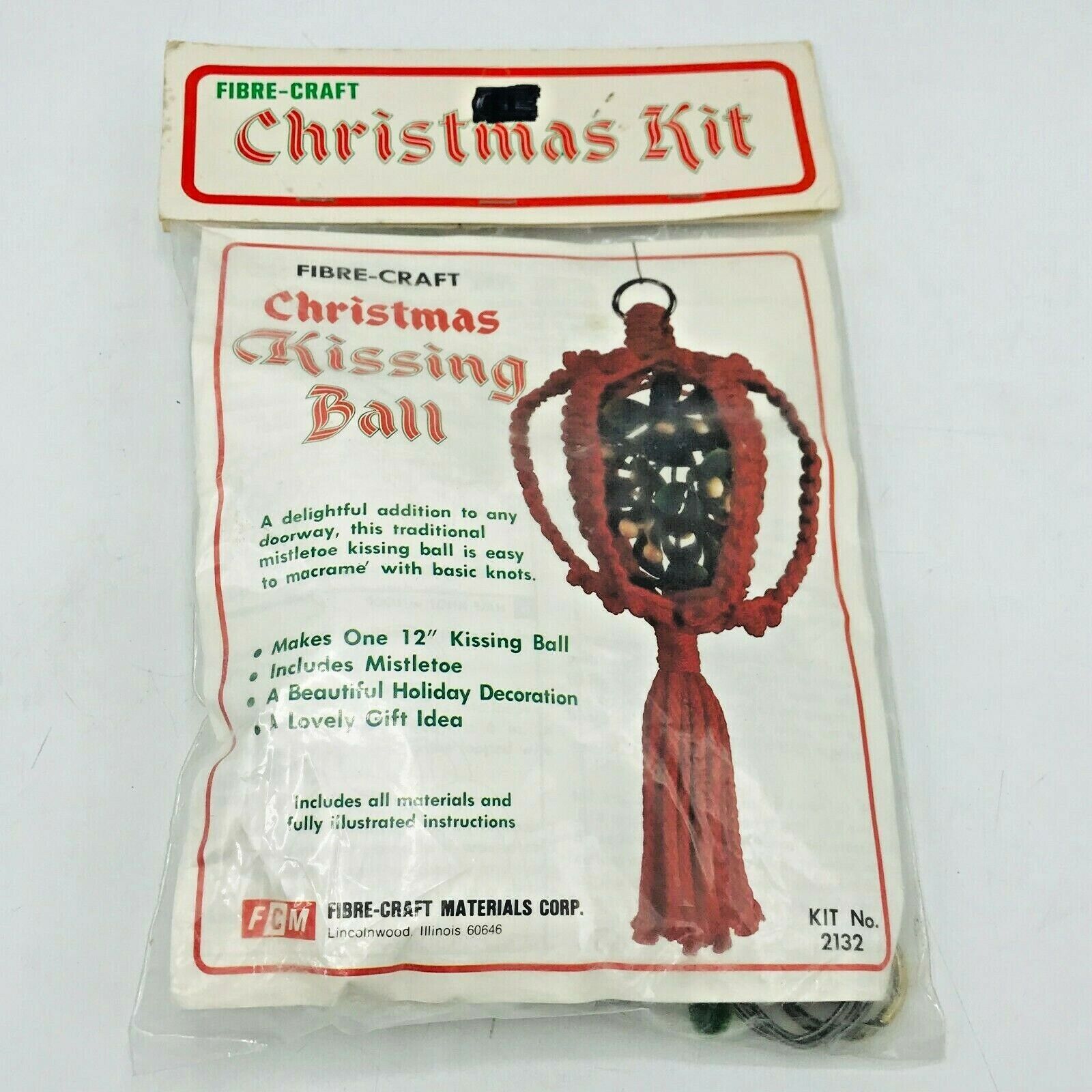 1980 Fibre Craft Macrame Knots Christmas Kissing Ball Kit Mistletoe 12\