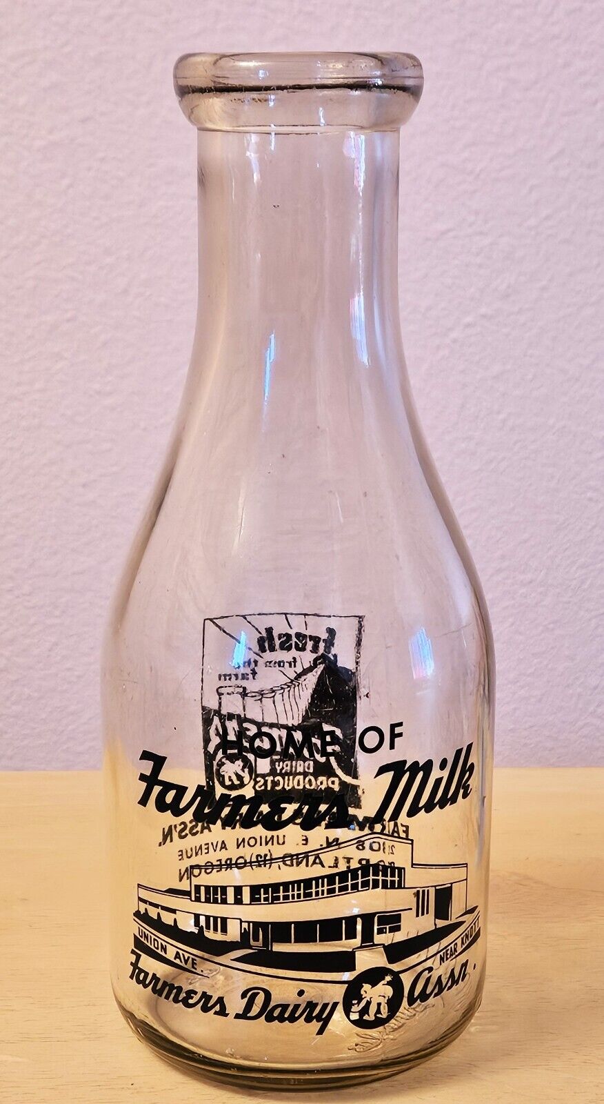 VTG Duraglas TRPQ Milk Bottle Farmers Milk Dairy Assn Union Ave Portland OR MINT