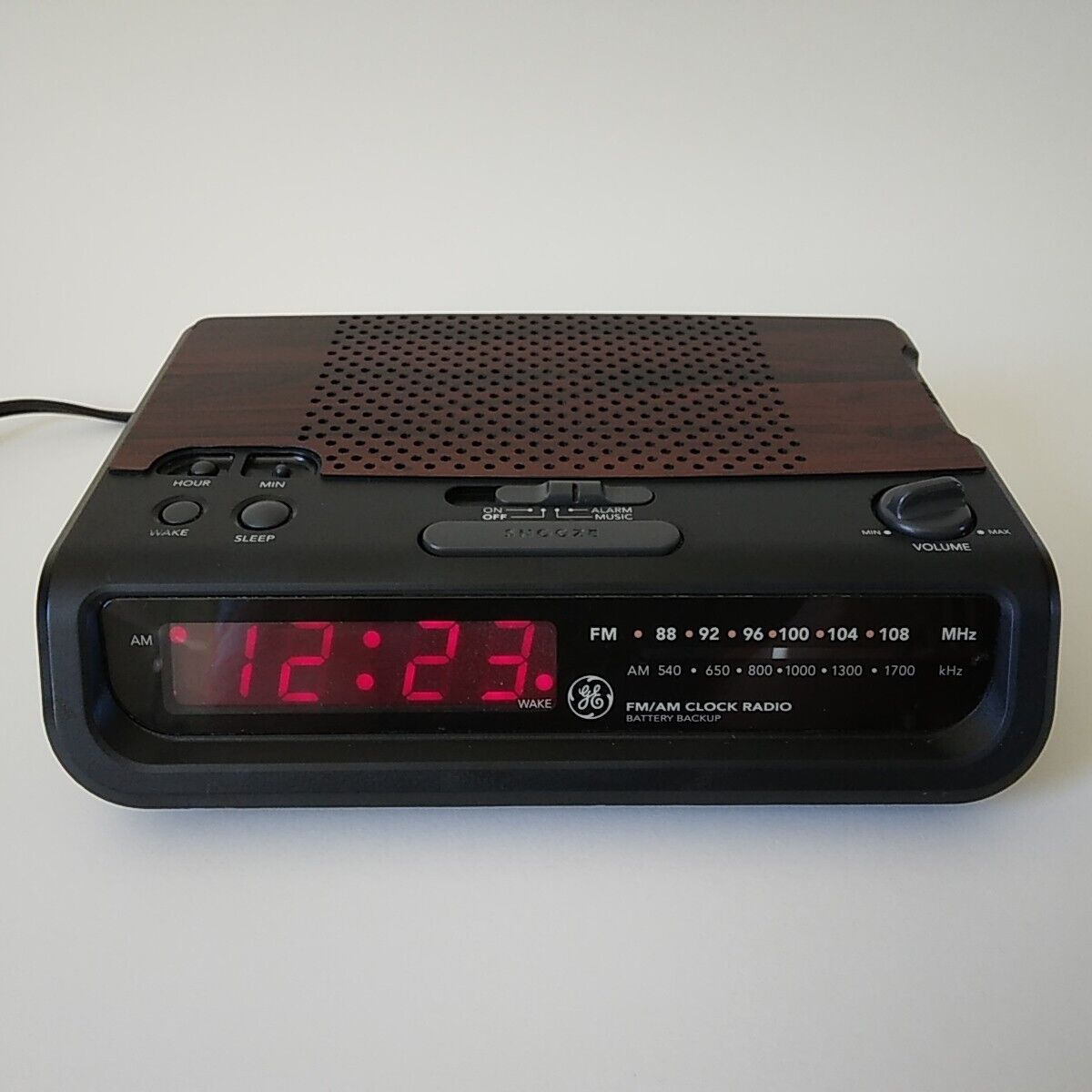GE Alarm Clock Model: 7-4613A-AM/FM-Corded/Batt.Bkup.-1994-Tested Works