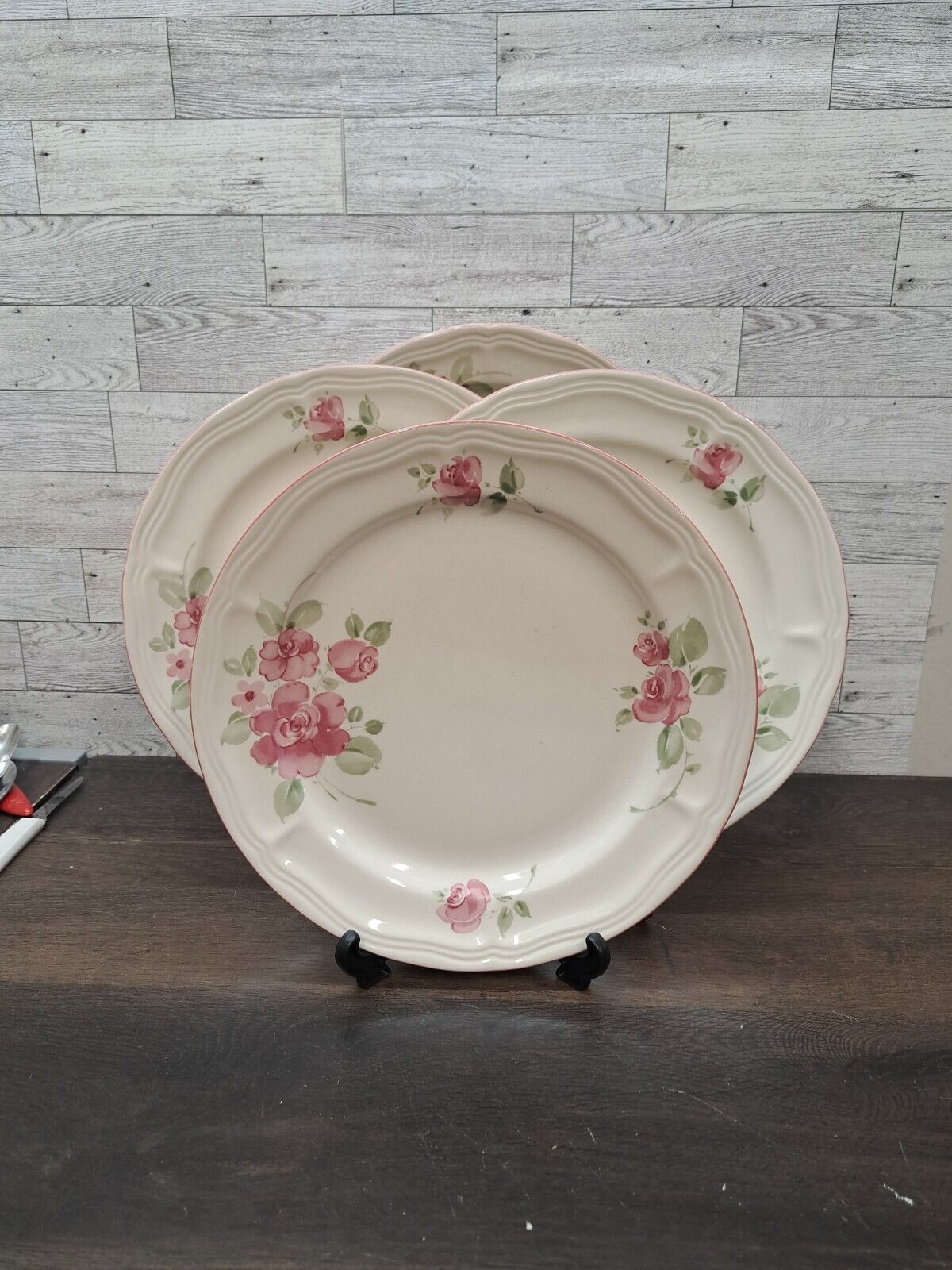 4 VTG Gibson Roseland Floral Dinner Plates Beige W/ Pink Tea Roses 10½ inch 