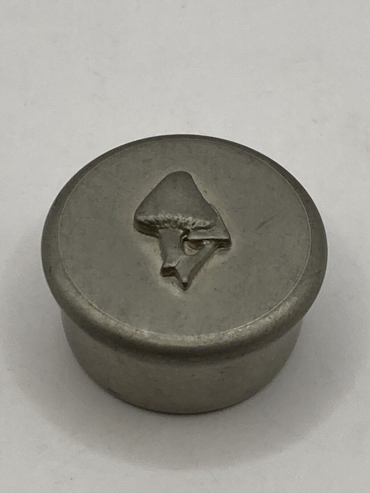 Vintage Seagull Fine Pewter Canada Small Round Trinket Box with Mushrooms On Lid