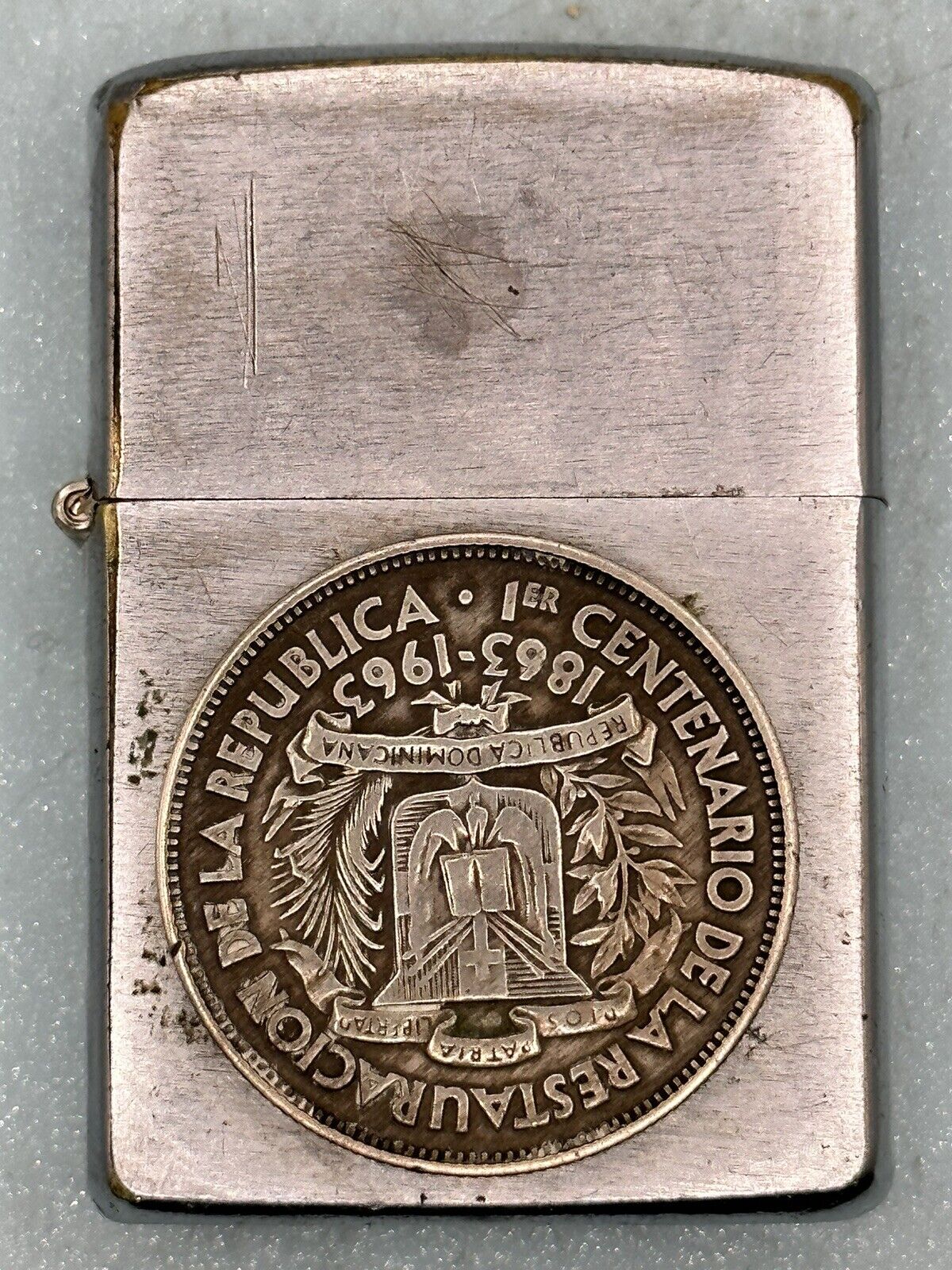 Vintage 1963 Dominican Republic Coin Emblem Zippo Lighter