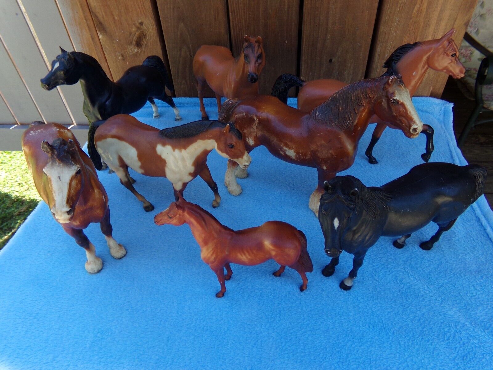 4 breyer horses 4 other traditional Lot Of 8
