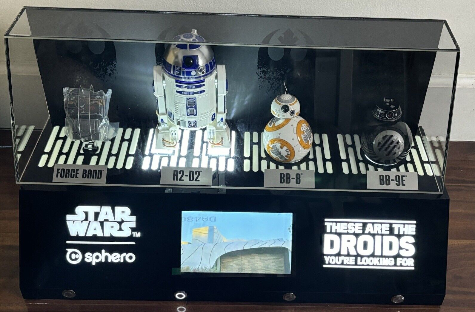 Star Wars Display Rare Premium Ad Disney Sphero 2017 R2-D2 BB-8 BB-9E FORCE BAND