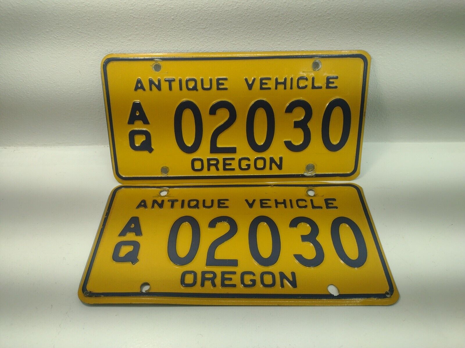 Vintage Oregon PAIR Set of License Plates - Antique Vehicle - AQ 02030 - Nice