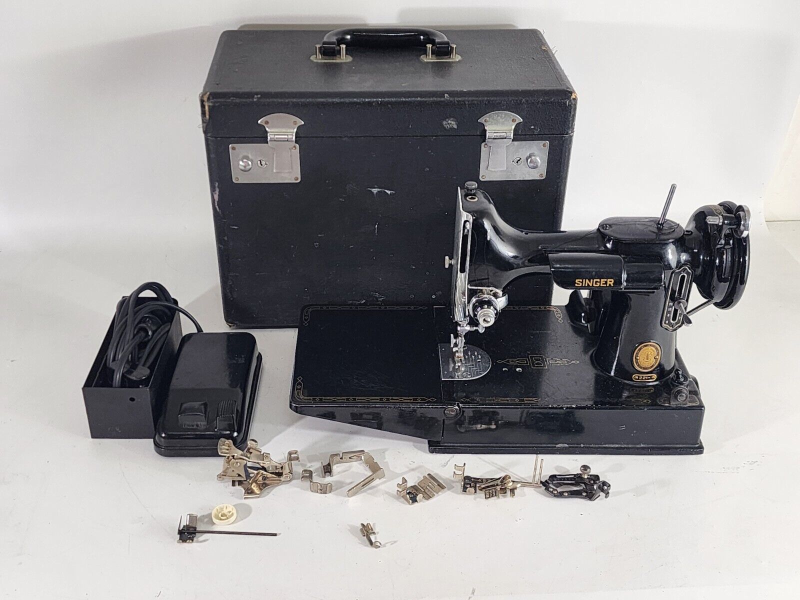 Vintage 1954 Singer 221 ~ Featherweight Portable Electric Sewing Machine in Case