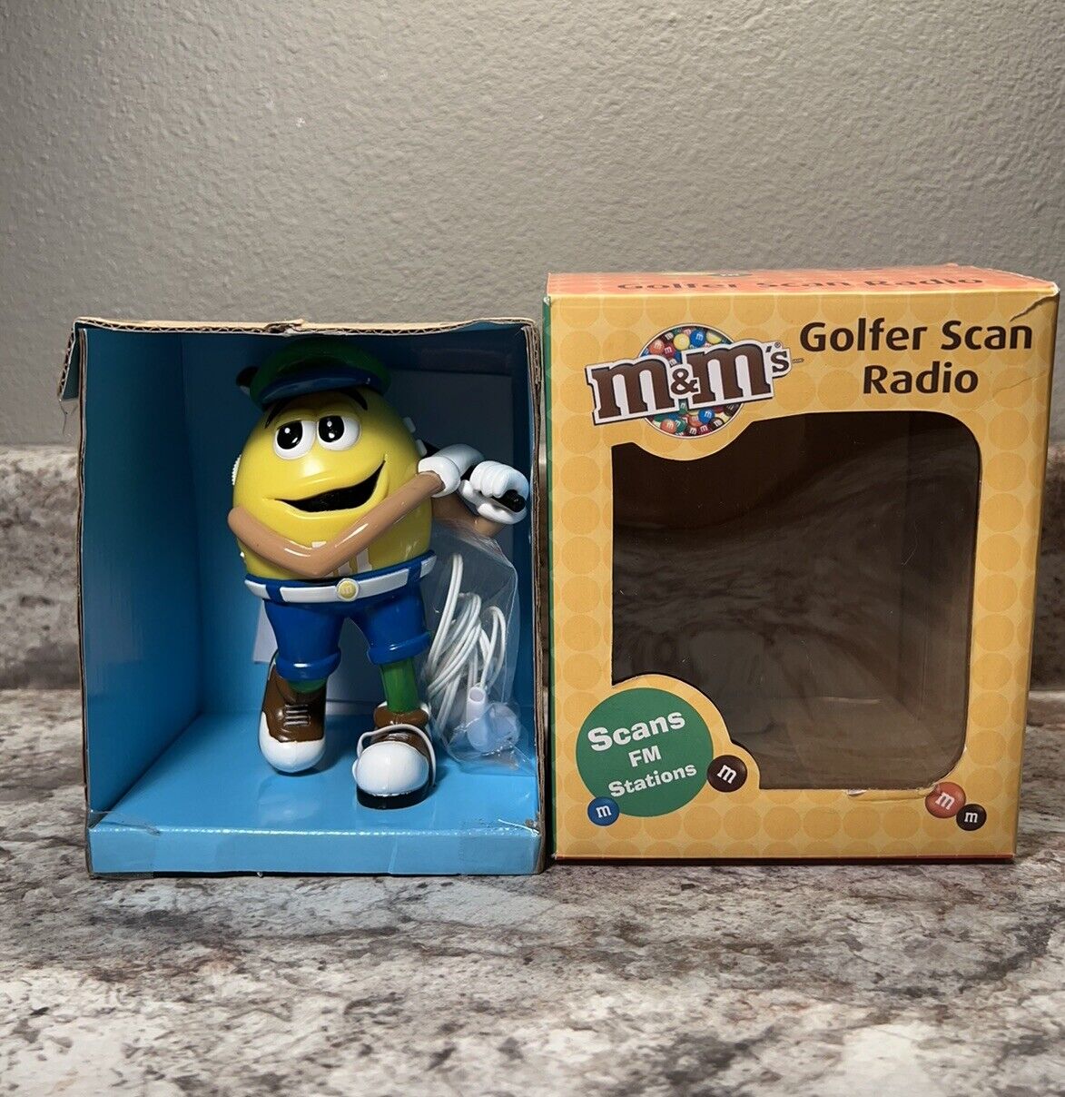 Rare 2009 Mars Inc. Yellow M&M\'s Golfer Scan Radio collectible Scans FM Stations