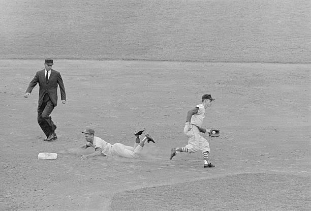 St Louis Missouri Shortstop Maury Wills stealing 96th base dive- 1962 Old Photo