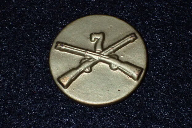 WW2 US Army 7th Infantry Enlisted Branch Collar Insignia Device Salesman Sample