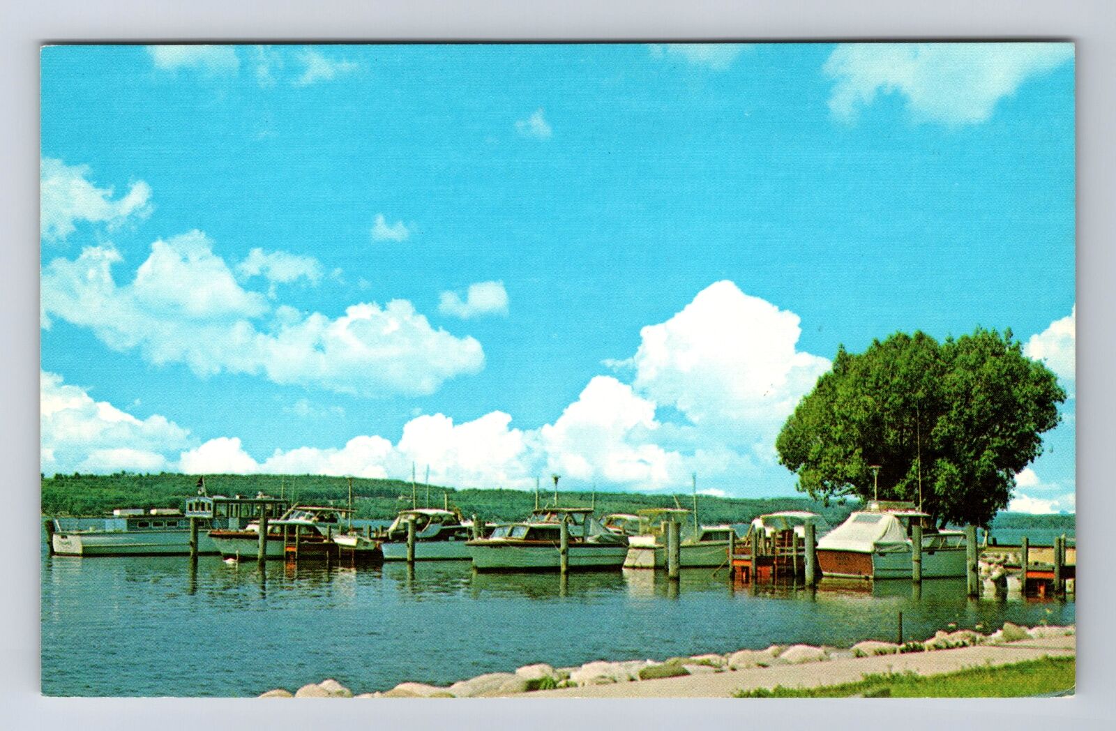 Boyne City MI-Michigan, Cruisers Municipal Dock Lake Charlevoix Vintage Postcard