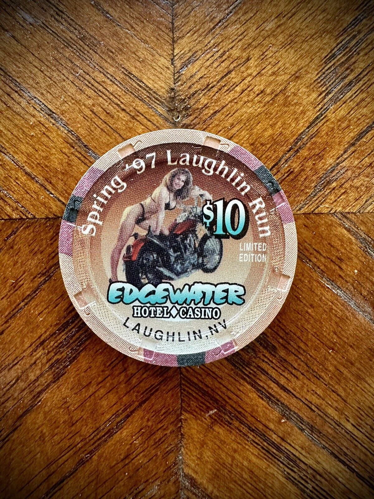 Nice $10 edgewater spring run 1997 laughlin nevada  Biker casino chip super rare
