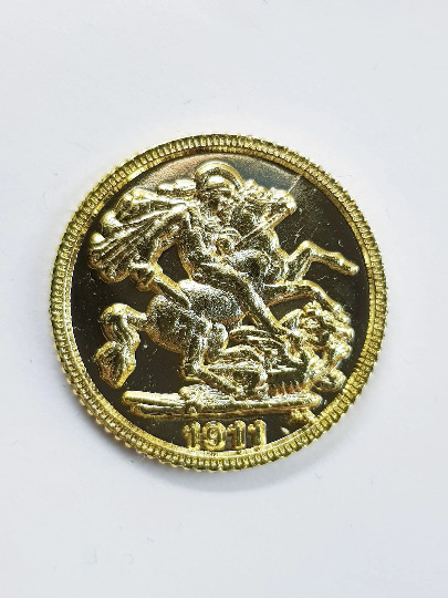Replica Sovereign Coin Pin Badge Lapel