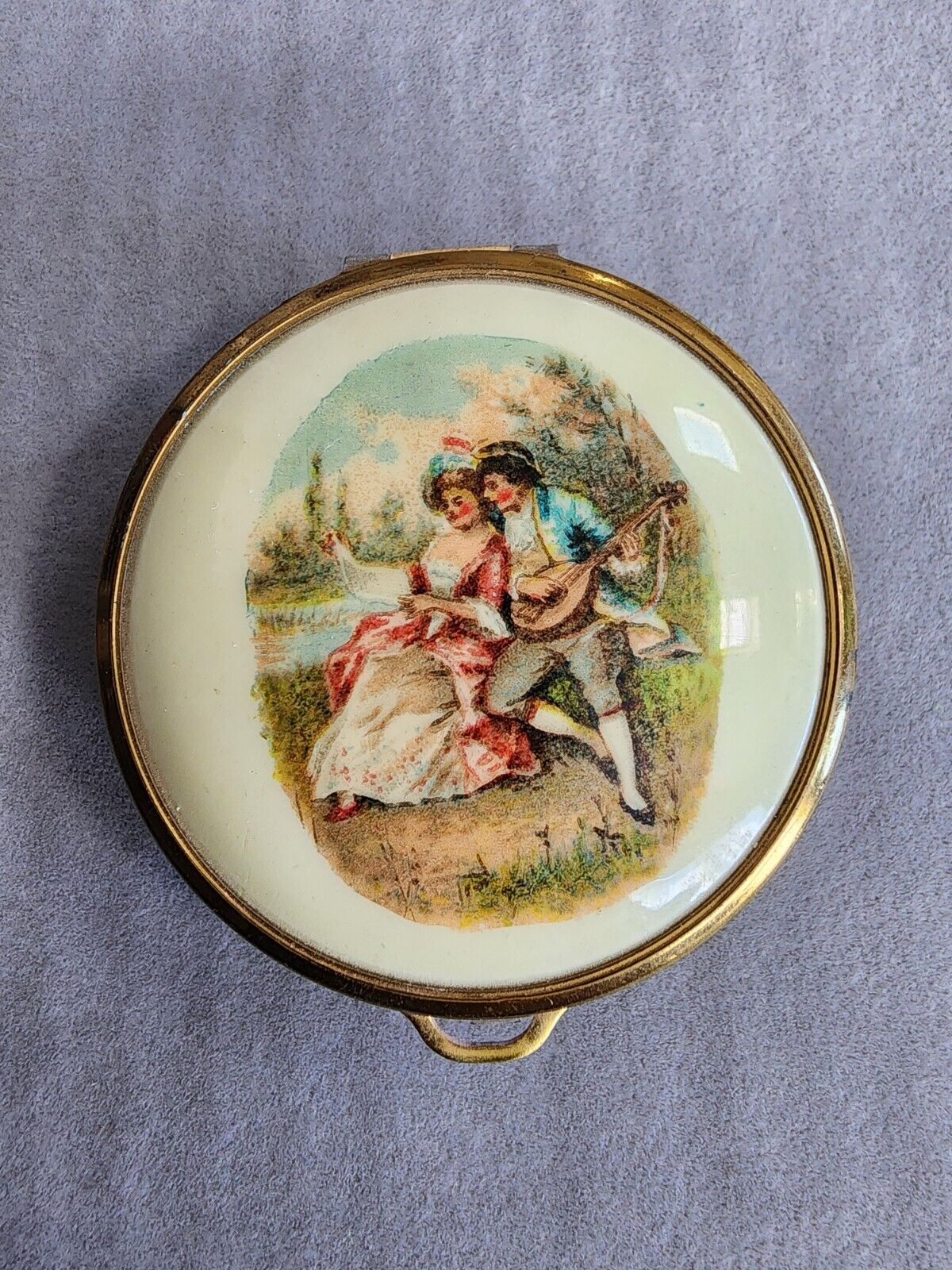 Antique 1920s Columbia Fifth Avenue Victorian Image Powder Compact With Mirror  