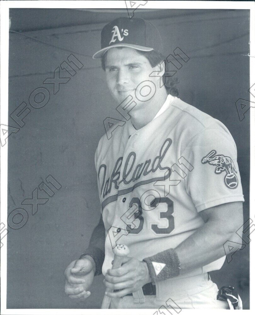 1990 Oakland Athletics Baseball Player Outfielder Jose Canseco Press Photo