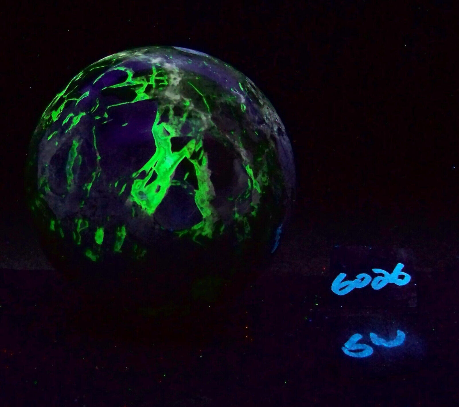 Fluorescent Chalcedony Magnesite Burro Creek 98mm Sphere Decor Great Gift 6026