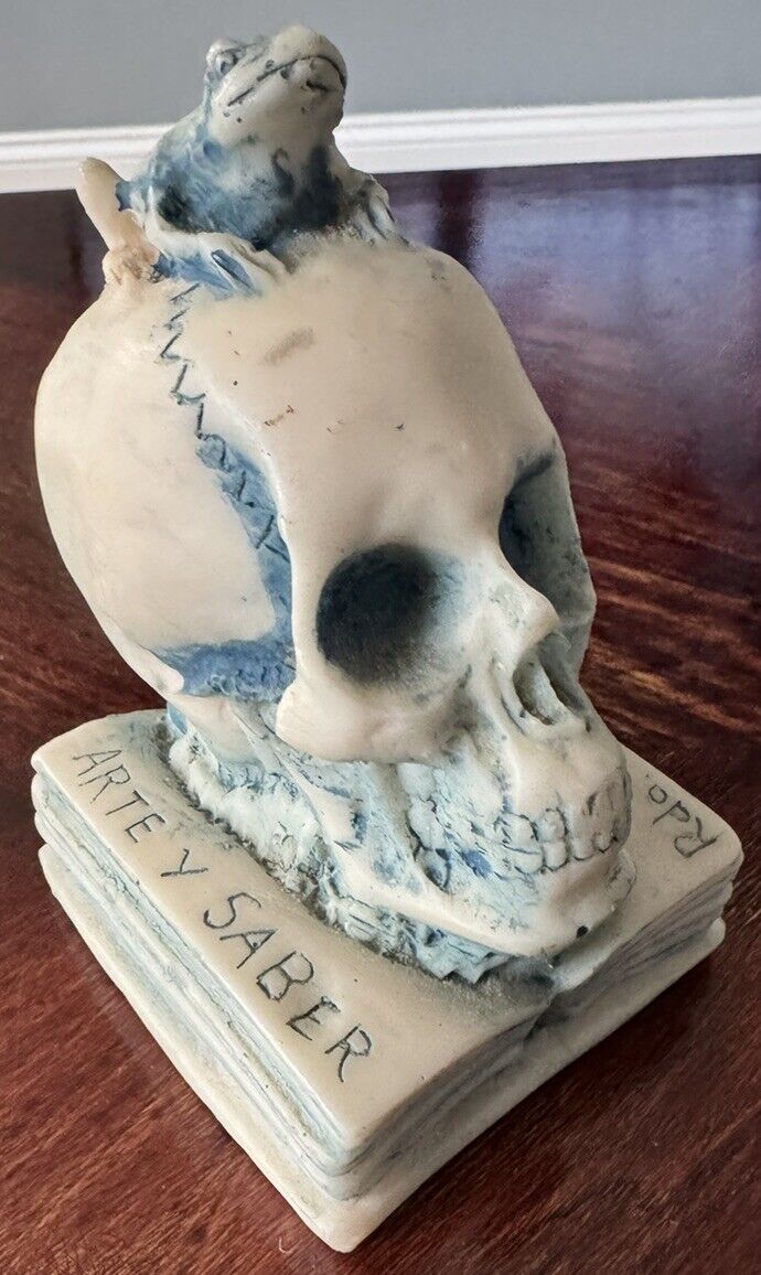 Rare Vintage Skull With Frog Figurine. Made In Spain. Art & Knowledge 4.5” Tall