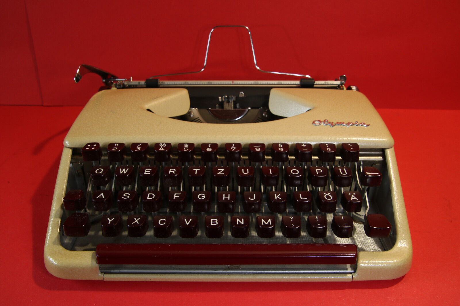 Vintage Olympia Splendid  typewriter in good working condition
