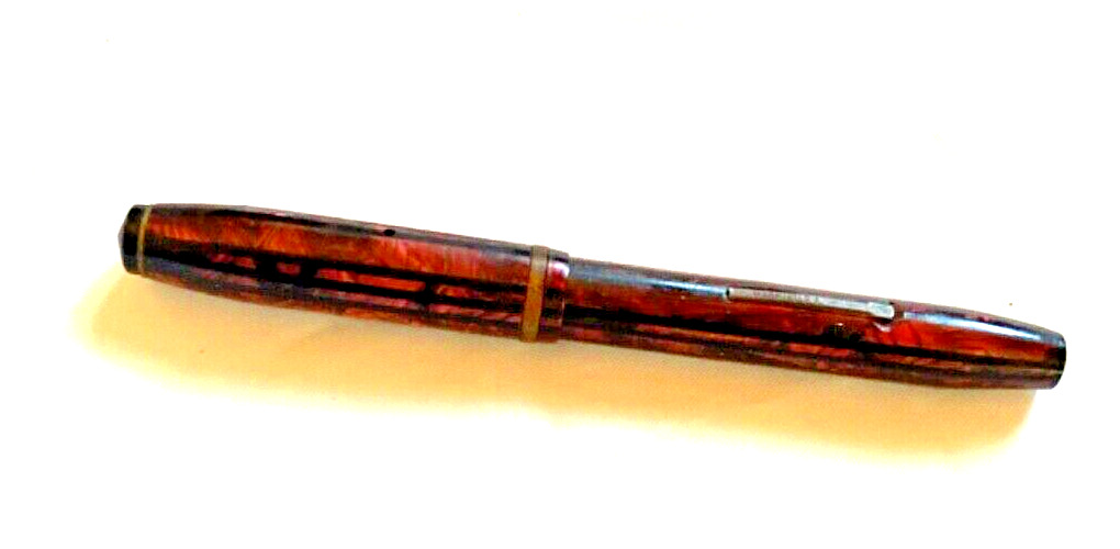 14 K Gold Vintage SHEAFFER Red & Black Fountain Pen Clearly Marked 14K.