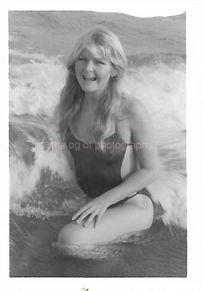 SWIMSUIT GIRL Pretty Blonde Woman FOUND PHOTOGRAPH Black+White ORIGINAL 210 44 U